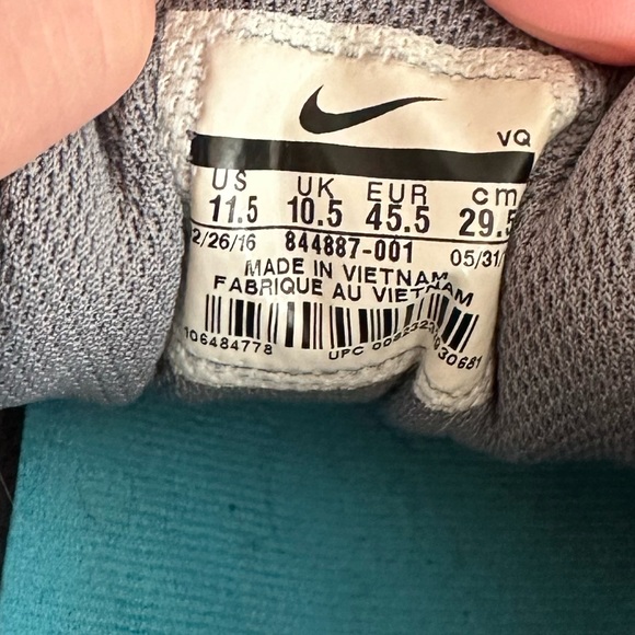 Nike Tanjun SE Cool Gray Athletic Running Shoes - Picture 7 of 8